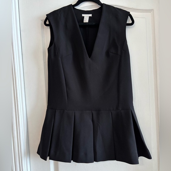 H&M Dresses & Skirts - H&M Black Mini Dress